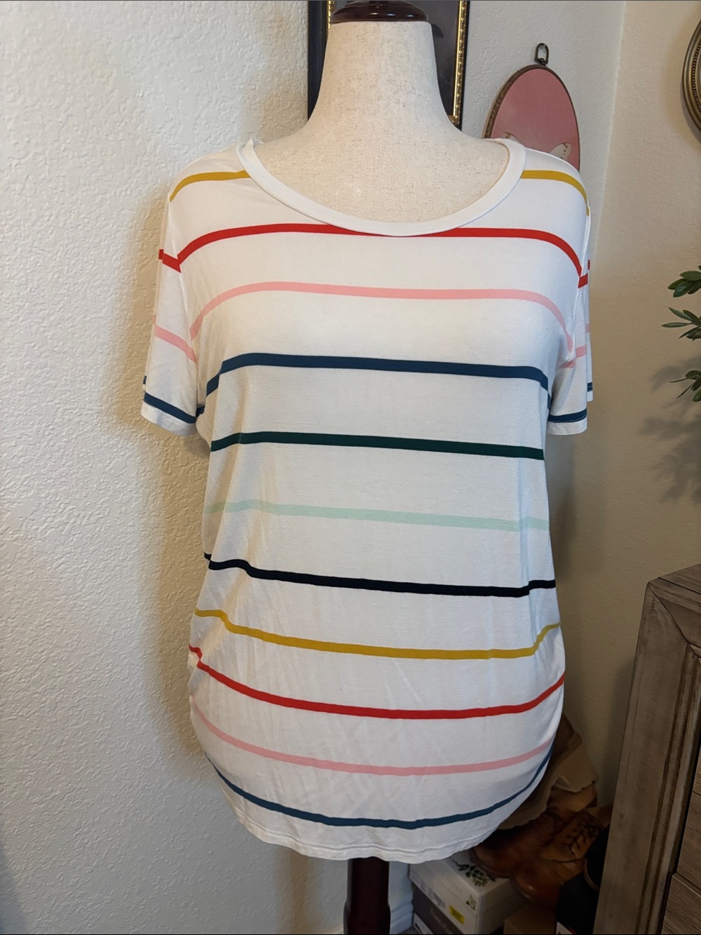 Torrid Super Soft Knits White Multicolor Striped Short Sleeve Top- Size 1X